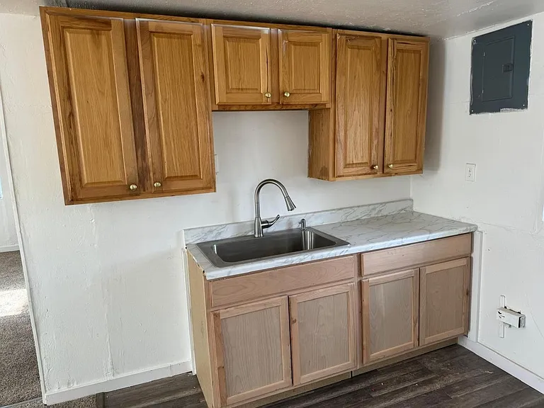 3008 Colgate St — Photo 4