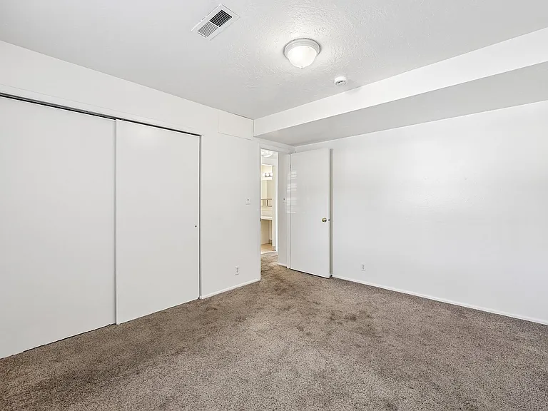 Grandview Manor — Photo 49