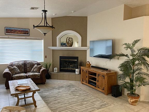 5th image of 3542 Desert Rose Dr