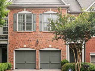5456 Wentworth St, Sandy Springs, GA