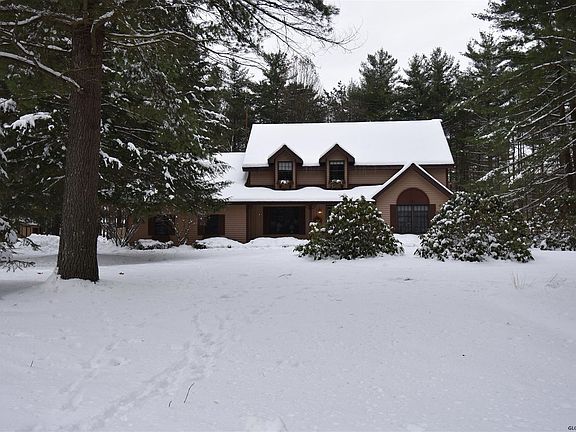 2nd image of 60 Laurel Ln
