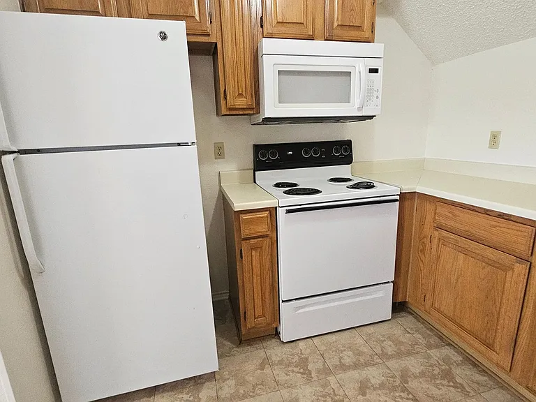 544 E Windsor Dr — Photo 35