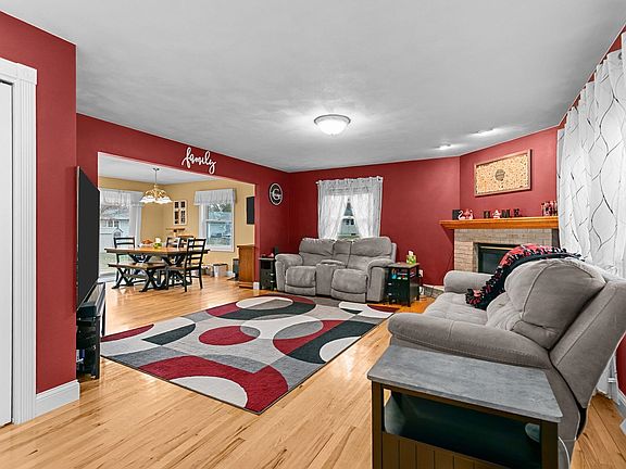4th image of 1401 Haymeadow Ct