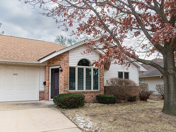 2nd image of 910 Hope Dr