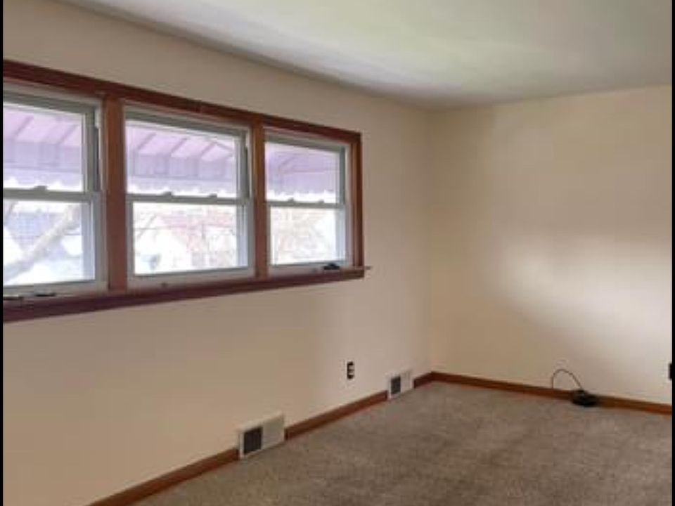 1st image of 74 Eden St