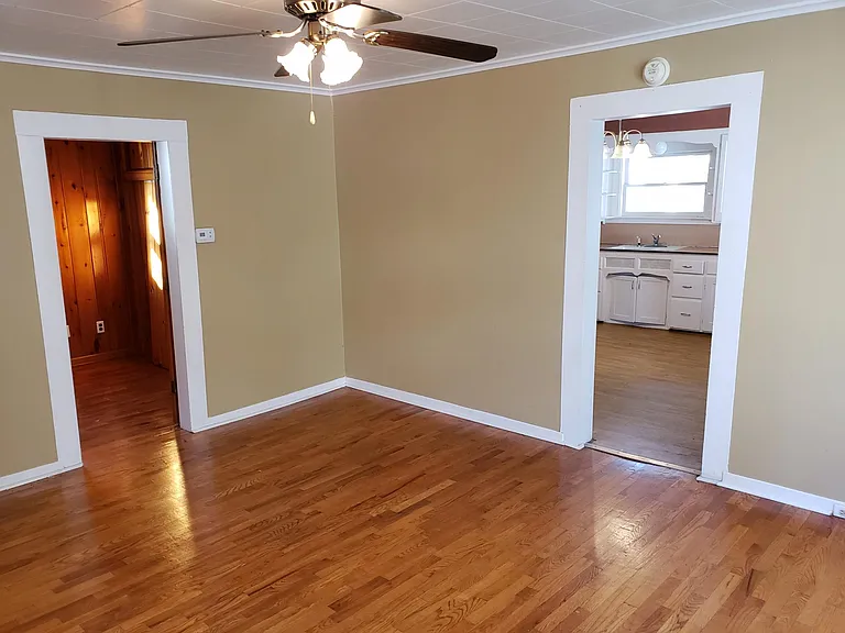 1113 Crosby St NW #1 — Photo 4