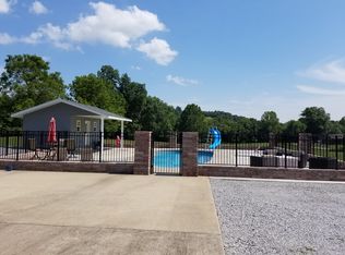 503 Appleknocker St, Cobden, IL 62920