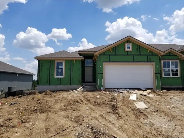 14535 Amanda Ln, Basehor, KS 66007