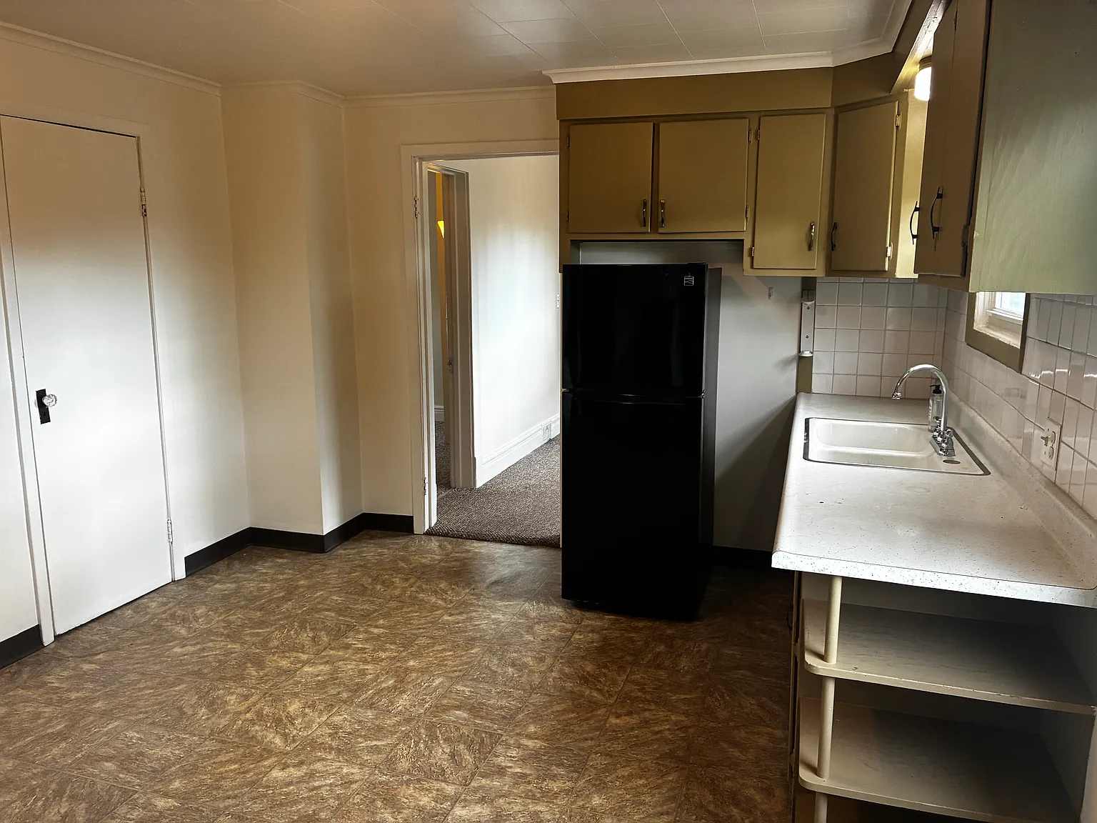 1 bed, 800 sqft, $1,100 — Photo 4