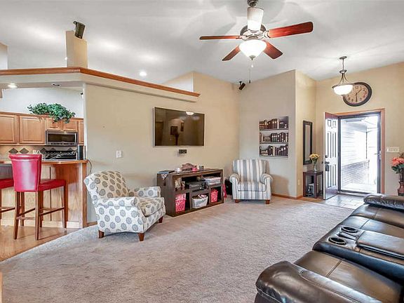 5th image of 1025 N Wisteria St