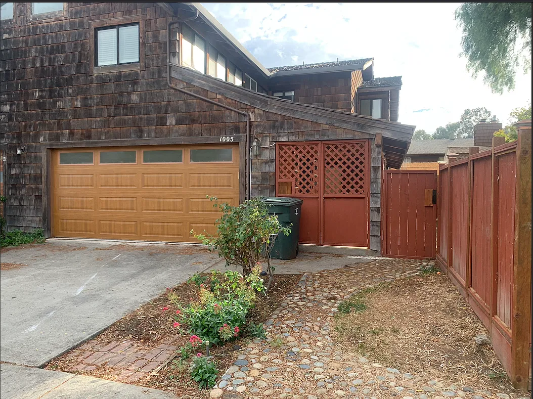 1005 2nd St — Photo 1
