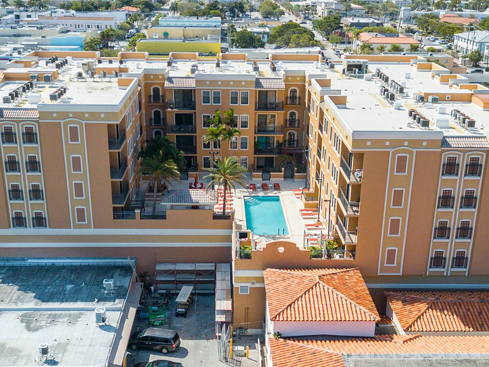 1st image of 511 Lucerne Ave APT 305