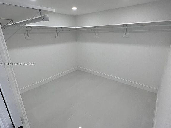 5th image of 6039 Collins Ave APT 812