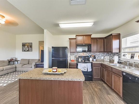 2nd image of 2096 Saras Way