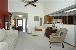 3rd image of 9407 Oakview Dr