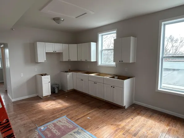 136 Main St #3, Cohoes, NY 12047
