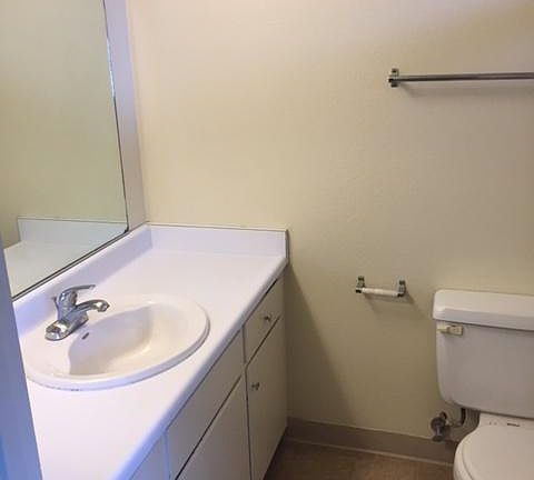 2nd image of 210 S Illinois St APT 3