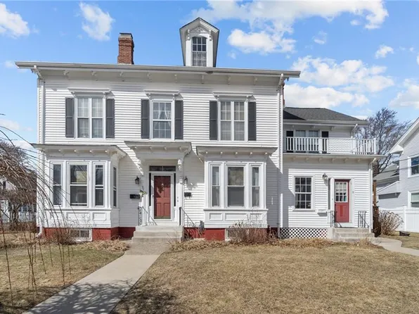 31 Arnold St, Lincoln, RI 02865