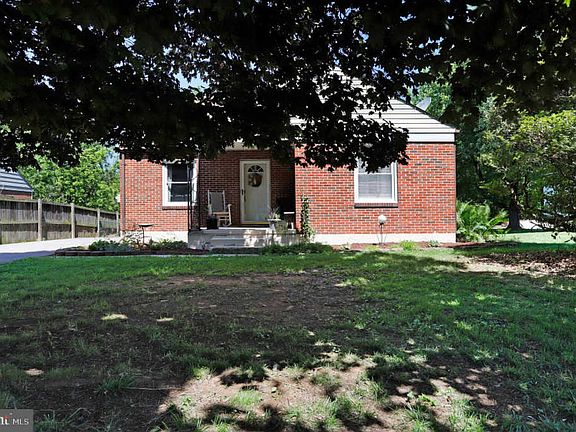 2nd image of 413 S Edgewood Dr