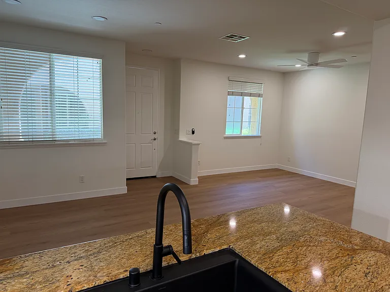 13005 La Porta Point — Photo 11