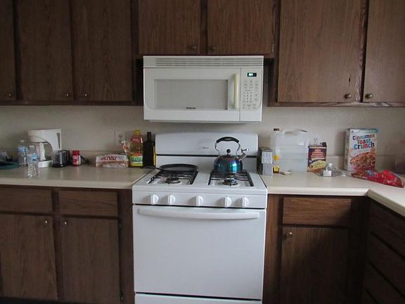 3rd image of 9747A 8th St