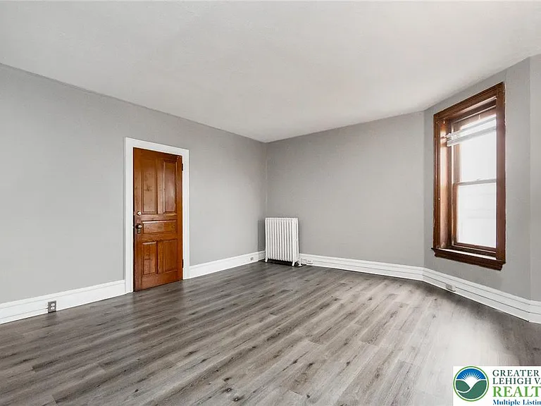 164 W Main St #HOUSE — Photo 12