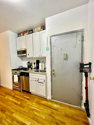 Rented by HOLTON REAL ESTATE INC. | media 17