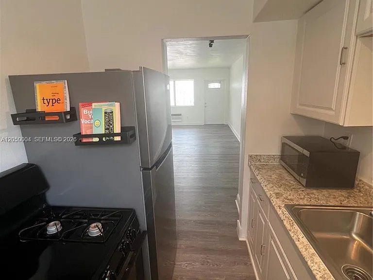7720 Harding Ave #9 — Photo 16