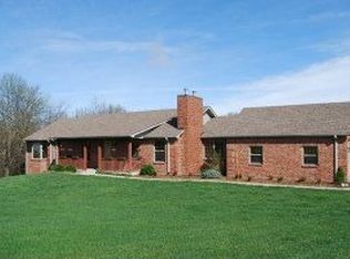 1820 W Hemlock Ct, Rocheport, MO 65279