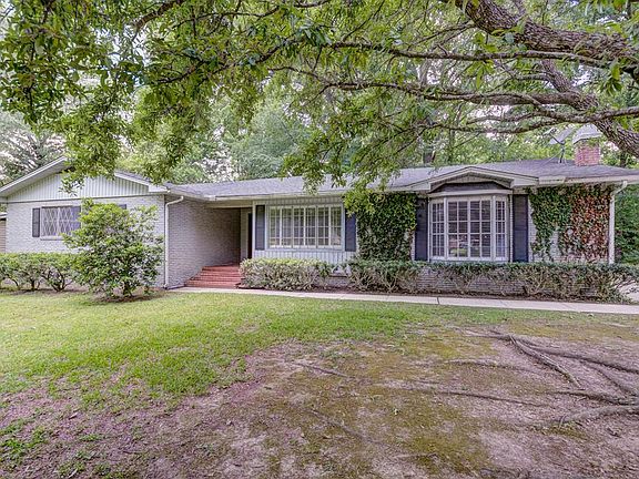 4th image of 6 Crestwood Dr