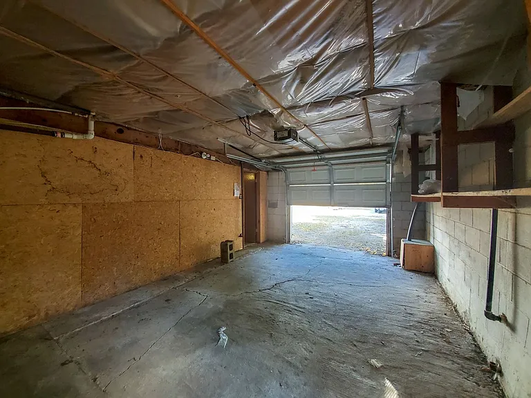 310 E Washington St — Photo 30