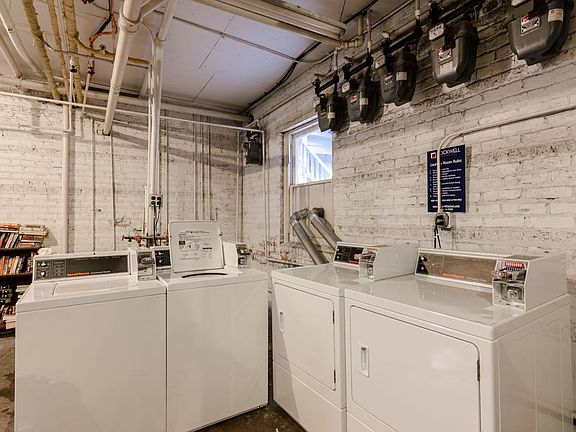 7100 N Washtenaw - On Site Washer/Dryer