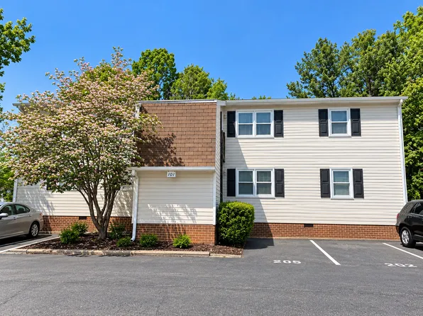 Moss Creek Apartments
