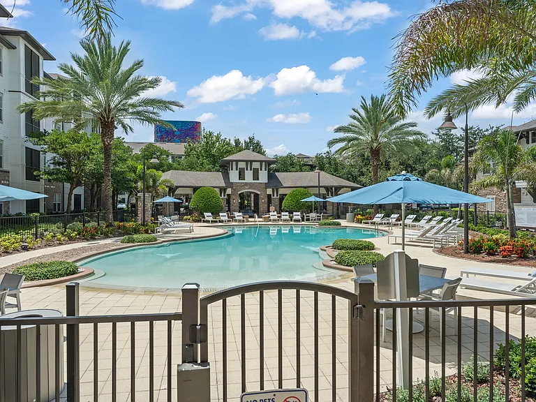 The Courtney at Universal Boulevard — Photo 17