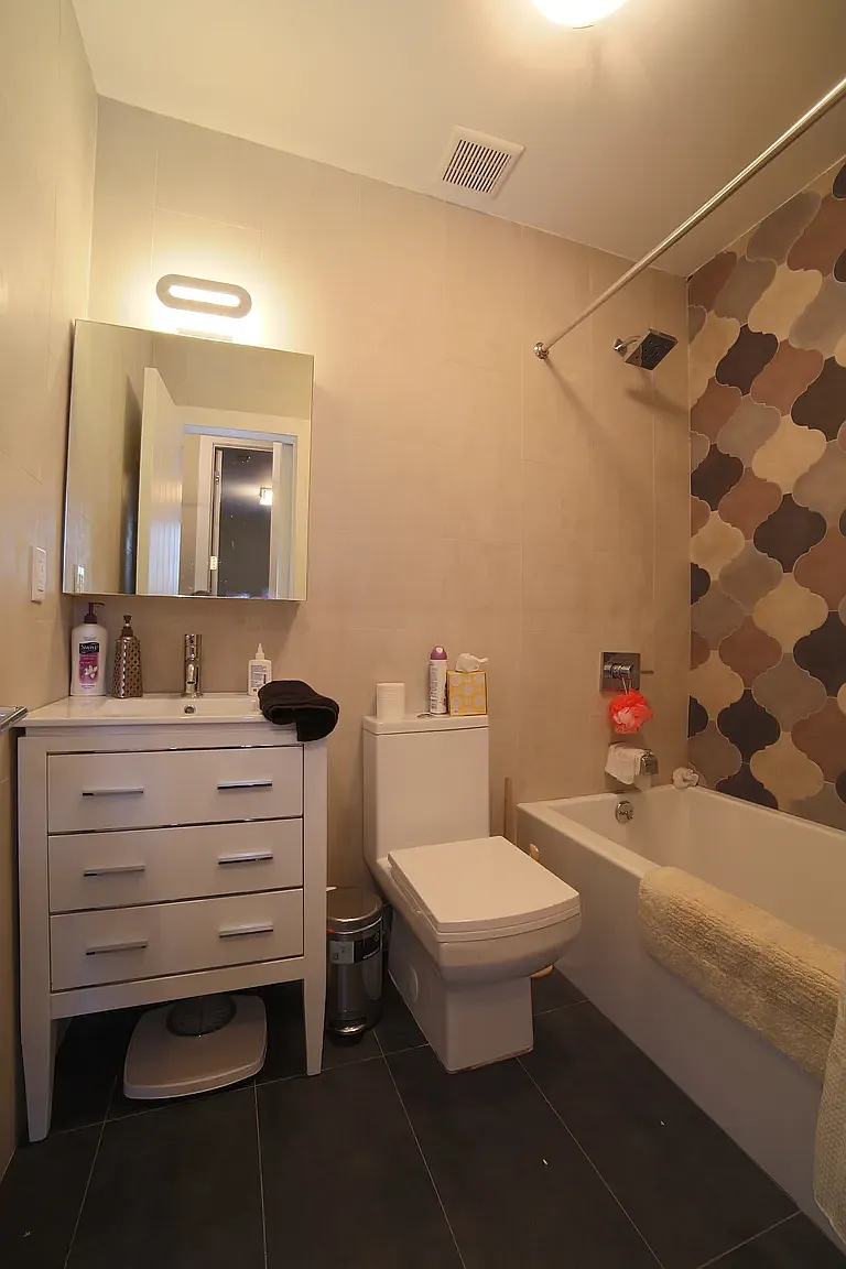 34 Vernon Avenue — Photo 4