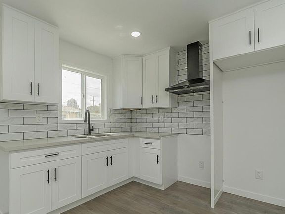 4th image of 9823 S Wilmington Ave