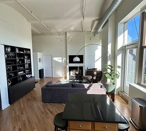 3rd image of 500 S Clinton St APT 811