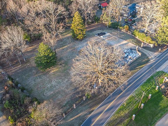 3rd image of 4612 Dolly Ridge Rd