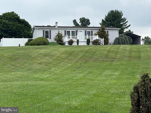 2nd image of 472 Scotch Pine Rd