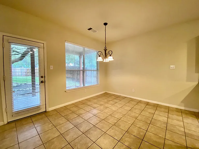 2314 Zoa Dr — Photo 14