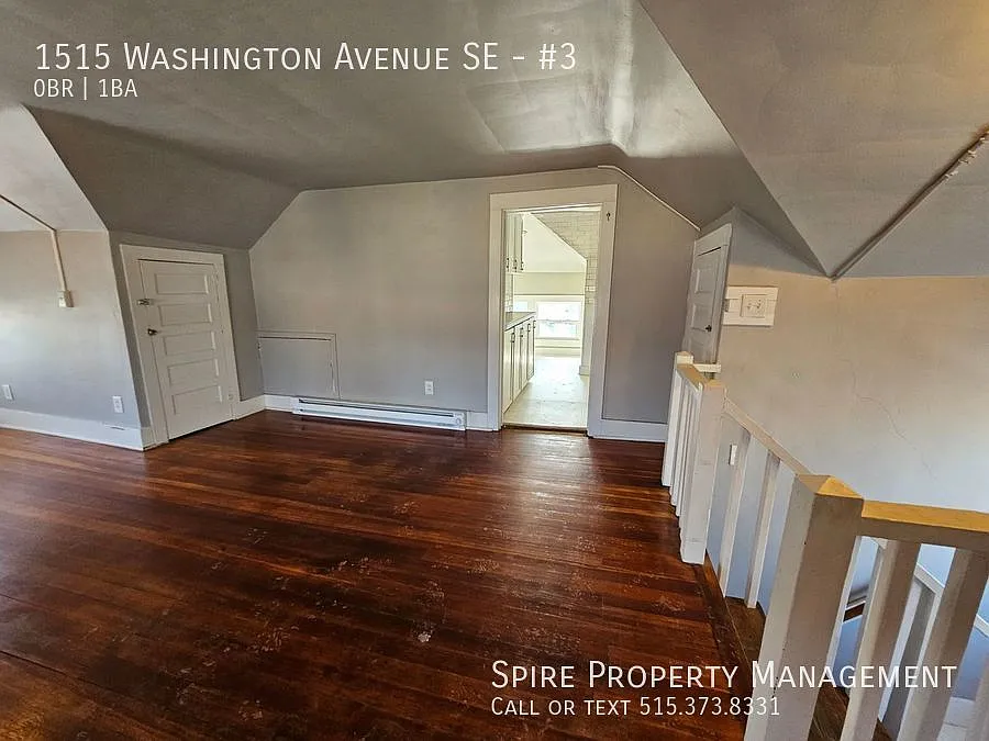 Super nice studio loft, water paid, secure entry — Photo 2