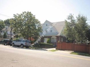 3214 154th St, Flushing, NY 11354