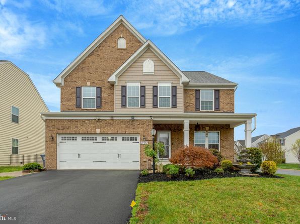 25067 Great Berkhamsted Dr, Aldie, VA 20105