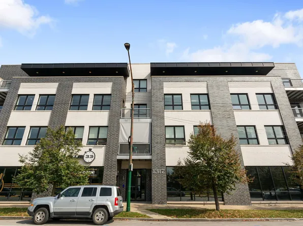 1317 N Larrabee St #305, Chicago, IL 60610
