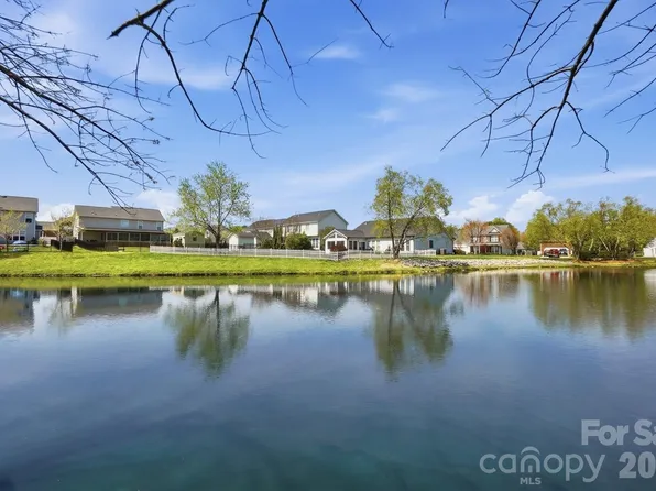 1009 Onotoa Dr, Indian Trail, NC 28079