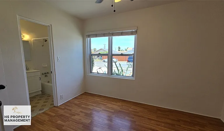 518 Flower St #A — Photo 11