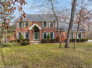 2280 Bullard Rd, Hartland, MI 48353