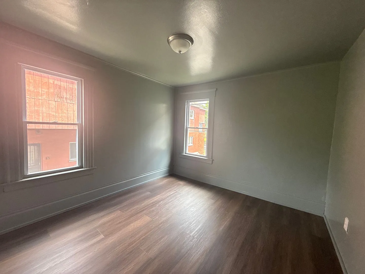 211 Ash St — Photo 4