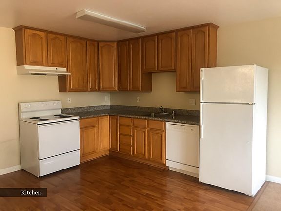 2nd image of 877 Willow St APT 325