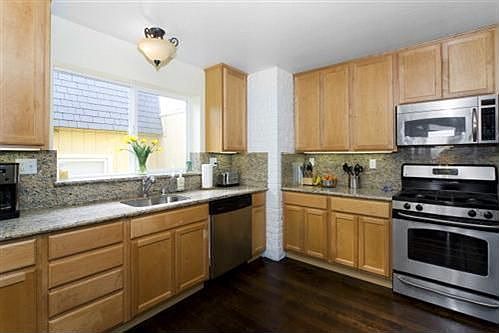 Beautifully updated, large kitchen